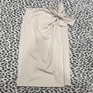 Elegant Cream Bow-Tie Skirt